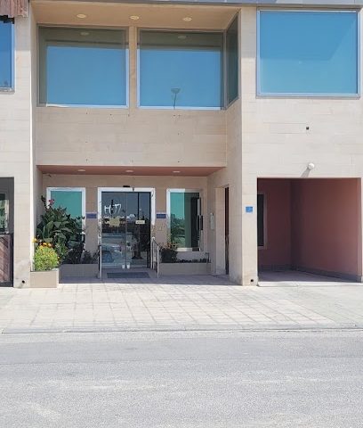 مركز الدكتور عبدالفتاح الطبي - المحرق - +973 1741 2020