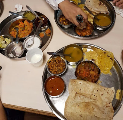 مطعم نباتي غوجاراتي - مدينة زايد - +973 1722 8578