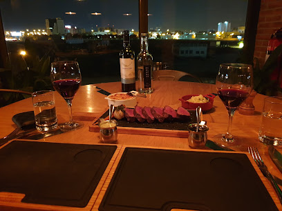 مطعم فاوندري - سار - +973 1722 3223