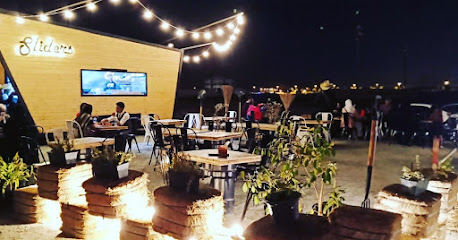 المتزلجون - سلماباد - +973 7705 4510