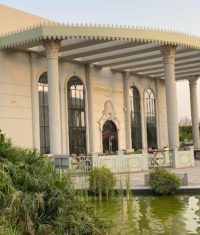 شكسبير أند كو. - سار - +973 1744 3360