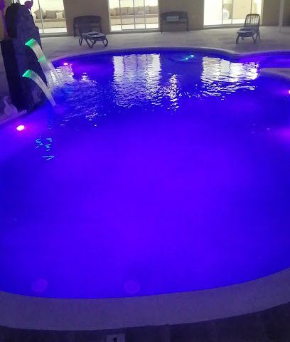 بركة سباحة قصر كريستال بركة واستراحة كريستال بالاس - السقية - +973 3511 4460