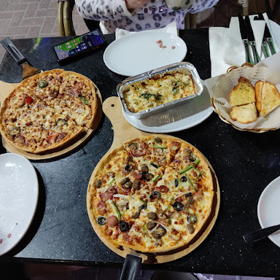 شركة البيتزا - الرفاع - +973 1781 1830