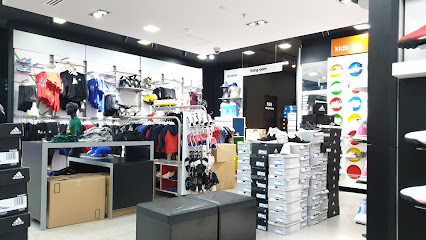 أديداس - مجمع السيف - سيف - +973 1756 4246