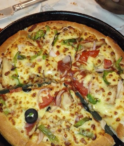 بيتزا هت الجفير - الرفاع - +973 1771 1113